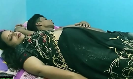 Kakak tiri panas india kena fucked tanpa hubungan dengan siku junior tengah malam!! Sebenar desi seks panas