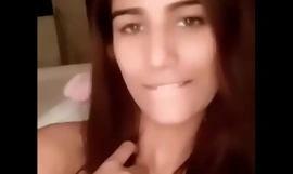 τόπλες poonam pandey