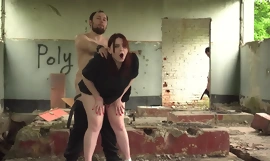 Bull cums inside cuckold's wife in abandoned place