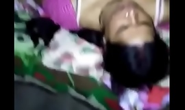 India esposa boob presionando y COÑO lamiendo y mamada