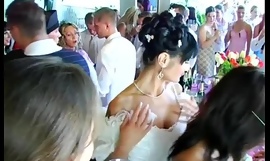 Perkahwinan pelacur sialan di awam lucah video