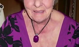Omageil Horny granny masturbasi her age pussy