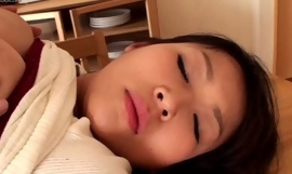 जापानी स्तनपान कराने वाली लड़की 2